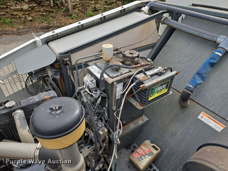 image for item EM7169 2009 Elgin Eagle  street sweeper truck