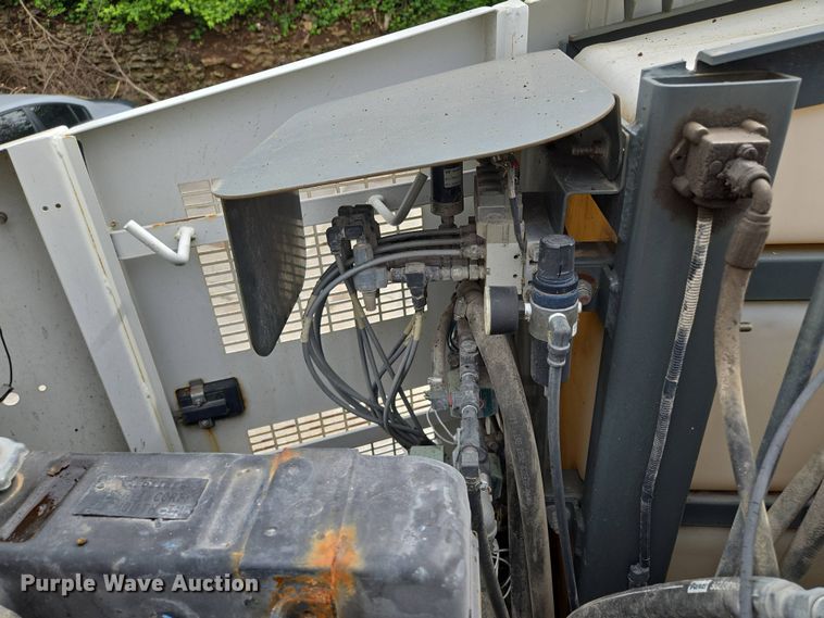 image for item EM7169 2009 Elgin Eagle  street sweeper truck