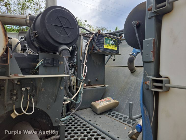 image for item EM7169 2009 Elgin Eagle  street sweeper truck