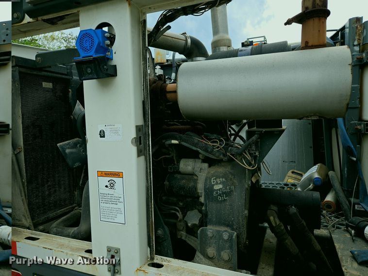 image for item EM7169 2009 Elgin Eagle  street sweeper truck