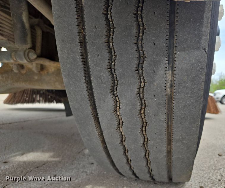 image for item EM7169 2009 Elgin Eagle  street sweeper truck