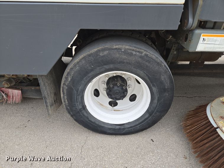 image for item EM7169 2009 Elgin Eagle  street sweeper truck