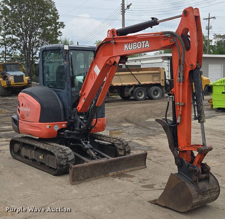 image for item EM7171 2014 Kubota  KX040–4 mini excavator