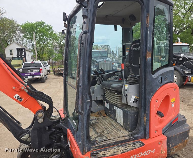 image for item EM7171 2014 Kubota  KX040–4 mini excavator