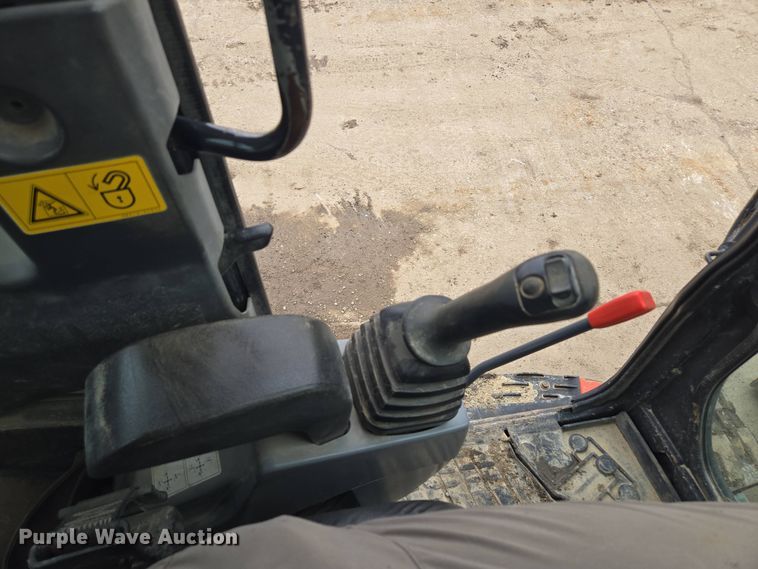 image for item EM7171 2014 Kubota  KX040–4 mini excavator