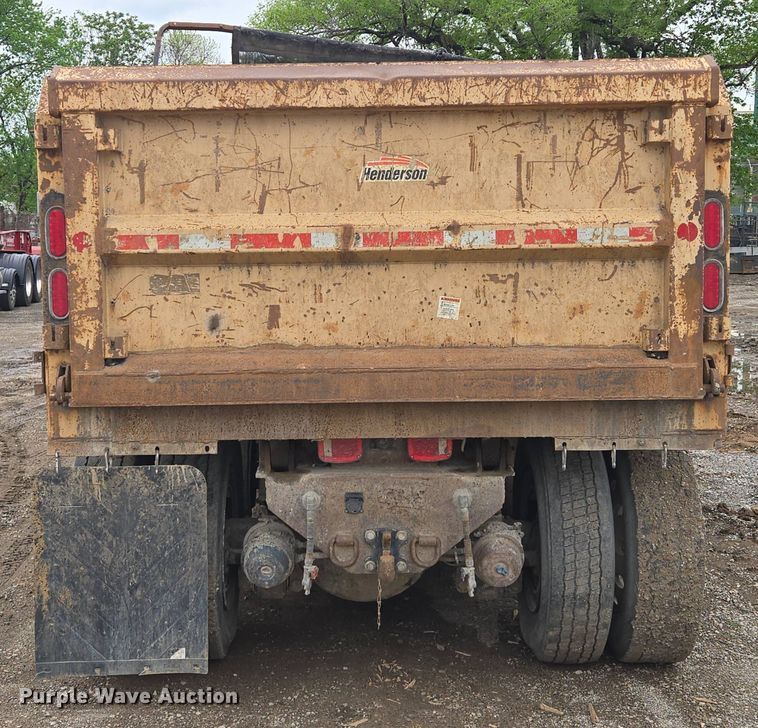 image for item EM7172 2009 International  7400 dump truck