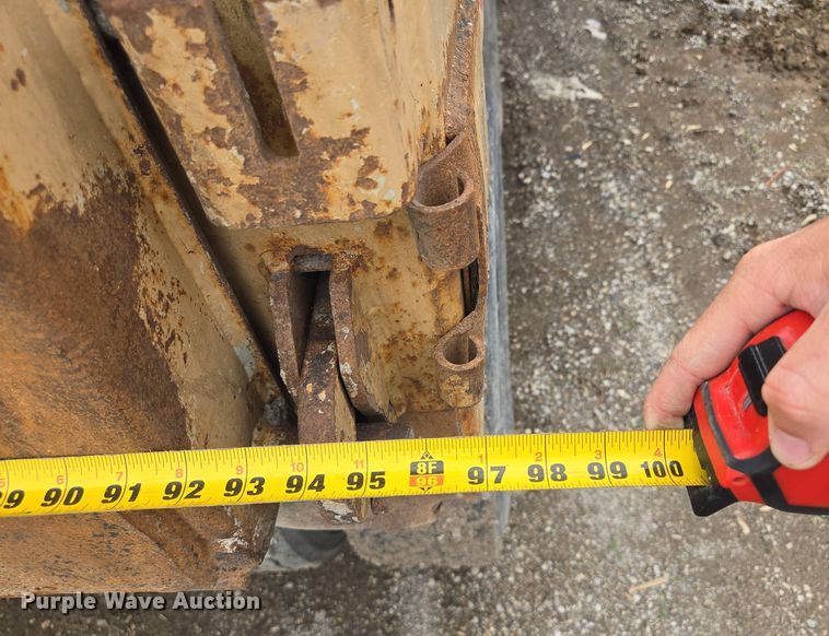 image for item EM7172 2009 International  7400 dump truck