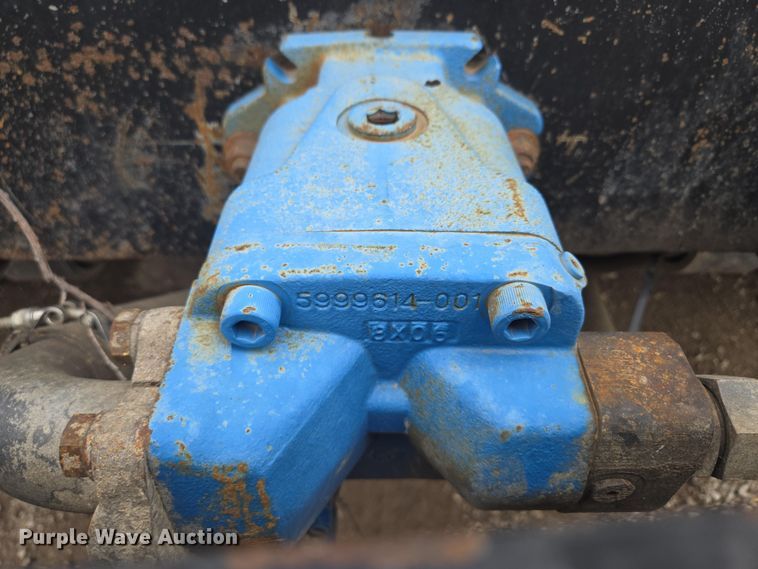 image for item EM7172 2009 International  7400 dump truck