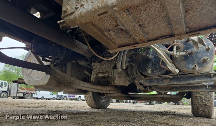 image for item EM7172 2009 International  7400 dump truck