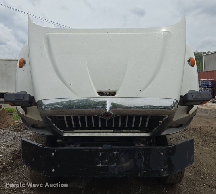 image for item EM7172 2009 International  7400 dump truck