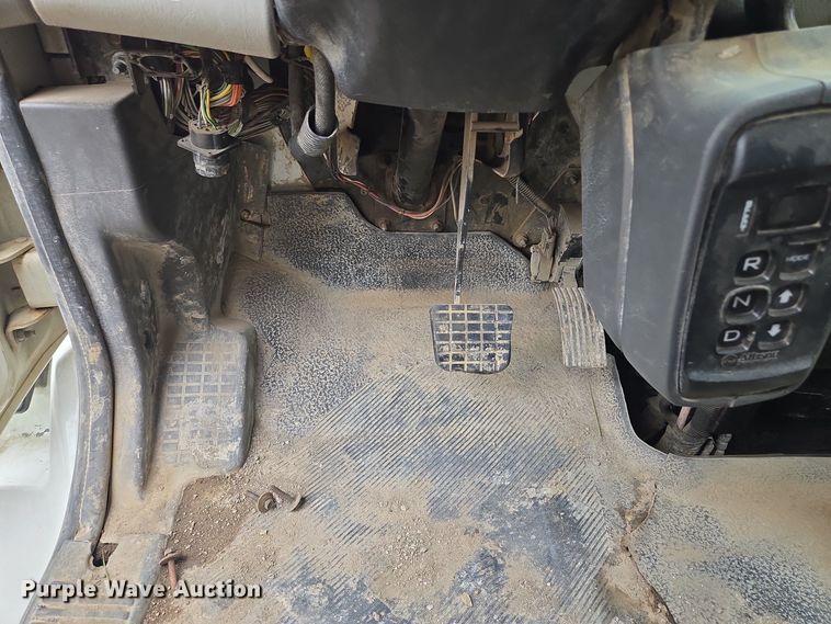 image for item EM7172 2009 International  7400 dump truck