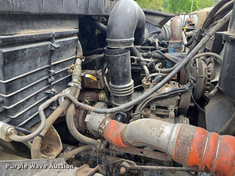 image for item EM7172 2009 International  7400 dump truck