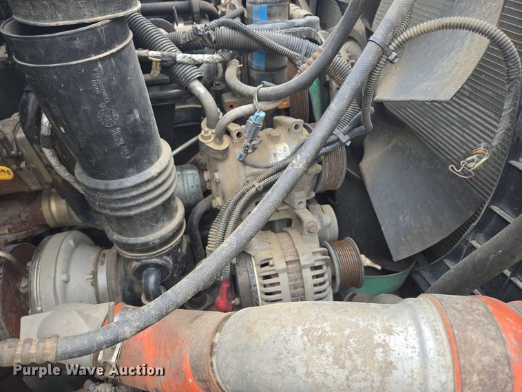 image for item EM7172 2009 International  7400 dump truck