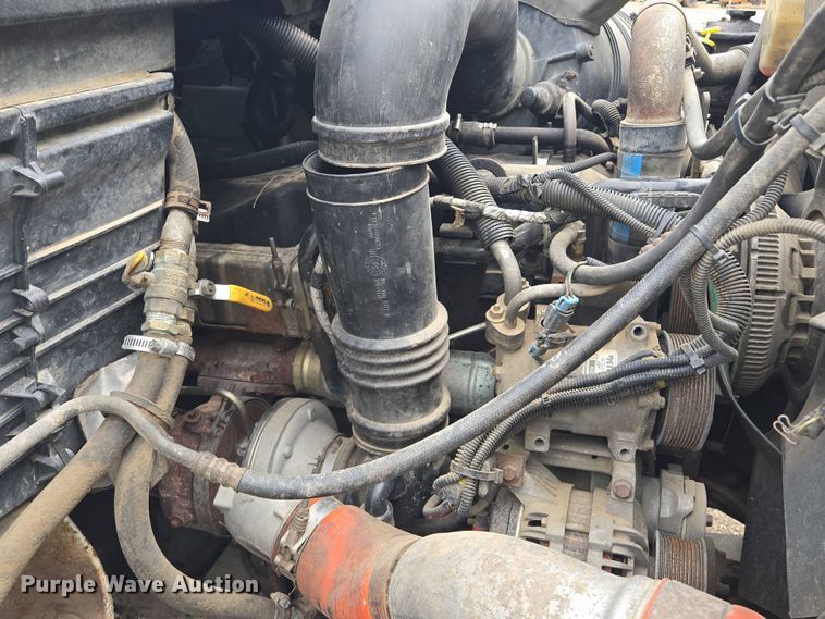 image for item EM7172 2009 International  7400 dump truck