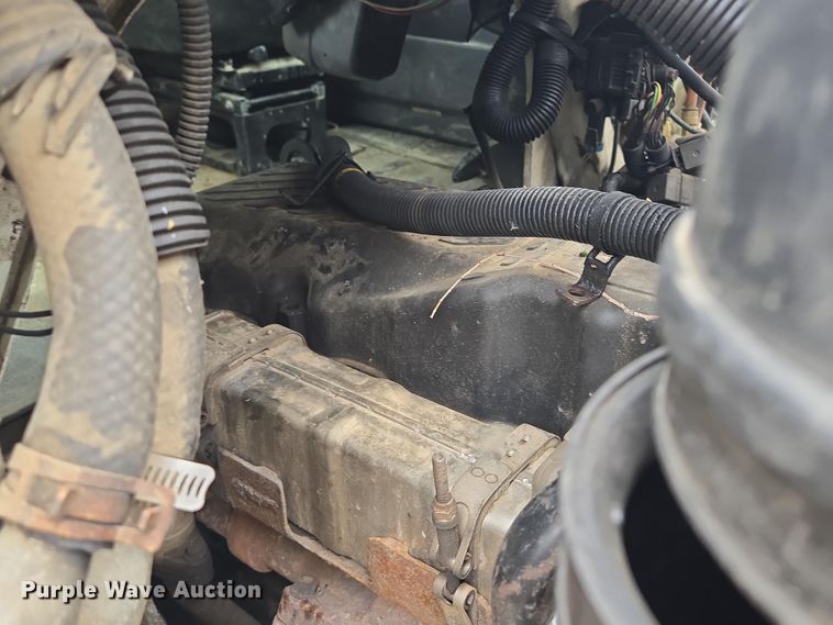 image for item EM7172 2009 International  7400 dump truck