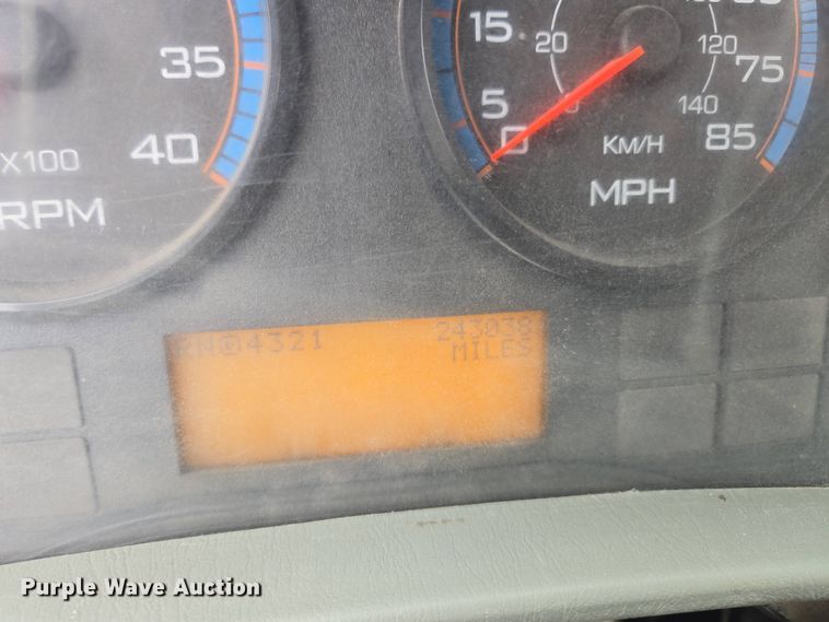 image for item EM7172 2009 International  7400 dump truck