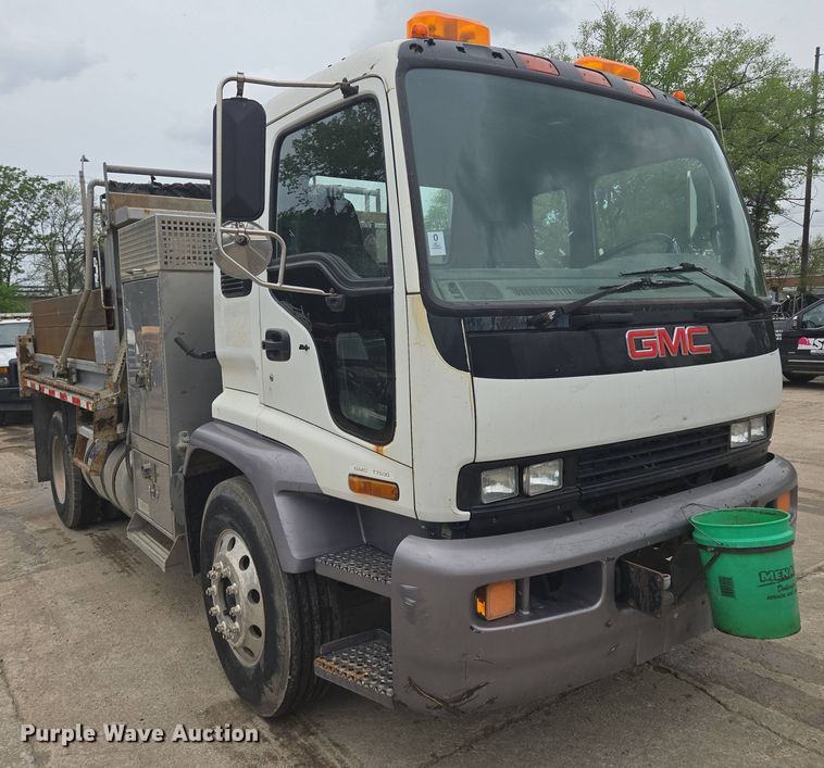 image for item EM7173 2004 GMC  T7500 dump truck