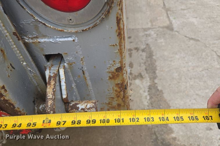 image for item EM7173 2004 GMC  T7500 dump truck