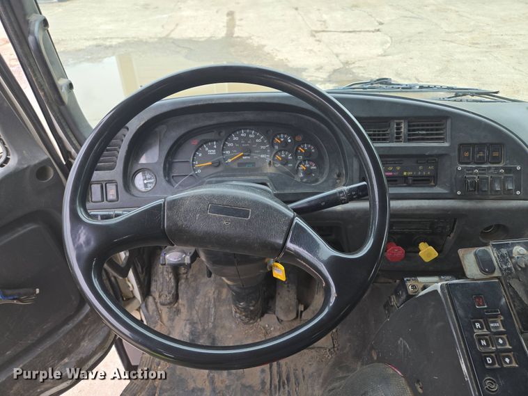 image for item EM7173 2004 GMC  T7500 dump truck