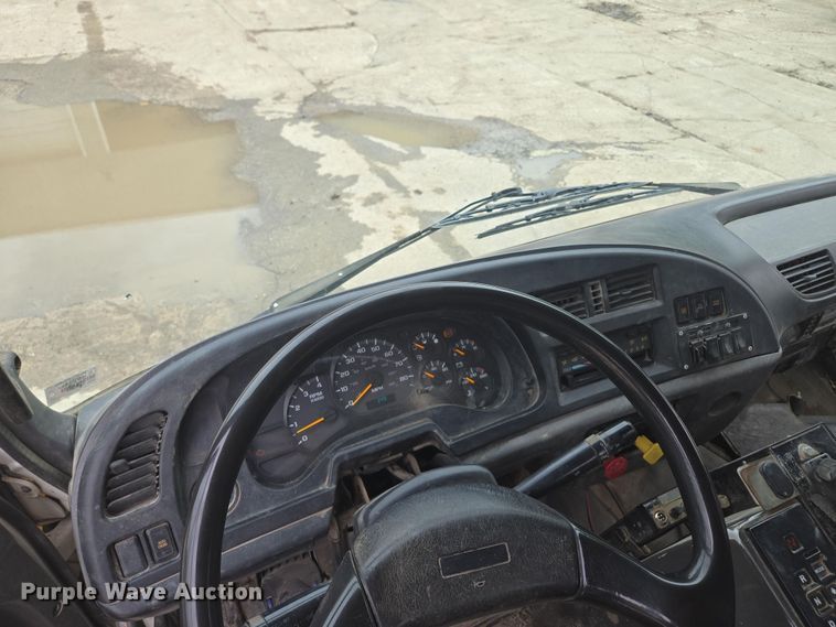 image for item EM7173 2004 GMC  T7500 dump truck