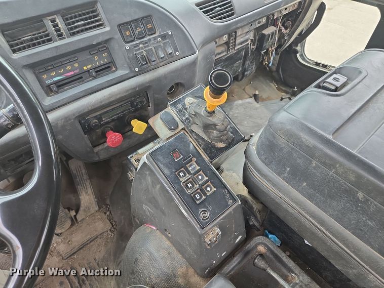 image for item EM7173 2004 GMC  T7500 dump truck