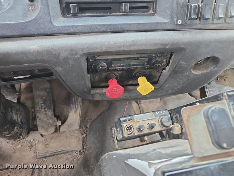 image for item EM7173 2004 GMC  T7500 dump truck