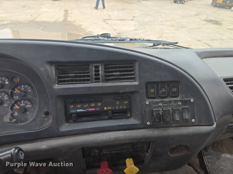 image for item EM7173 2004 GMC  T7500 dump truck