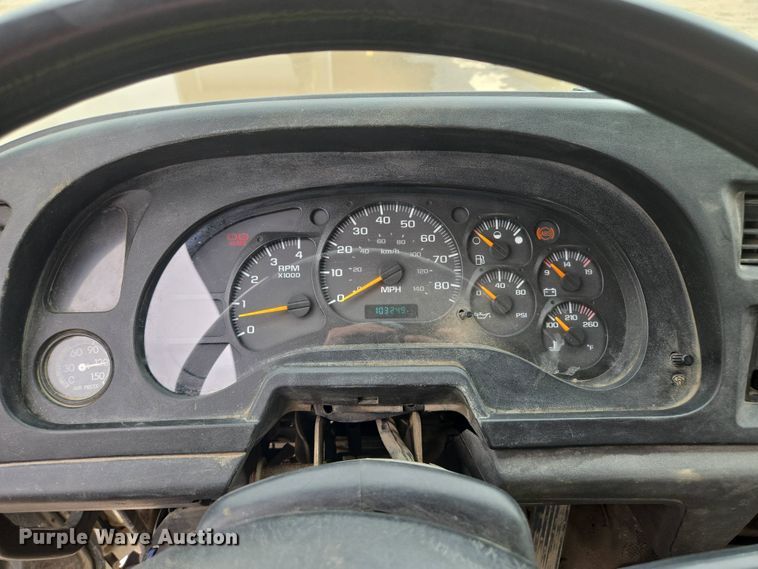 image for item EM7173 2004 GMC  T7500 dump truck