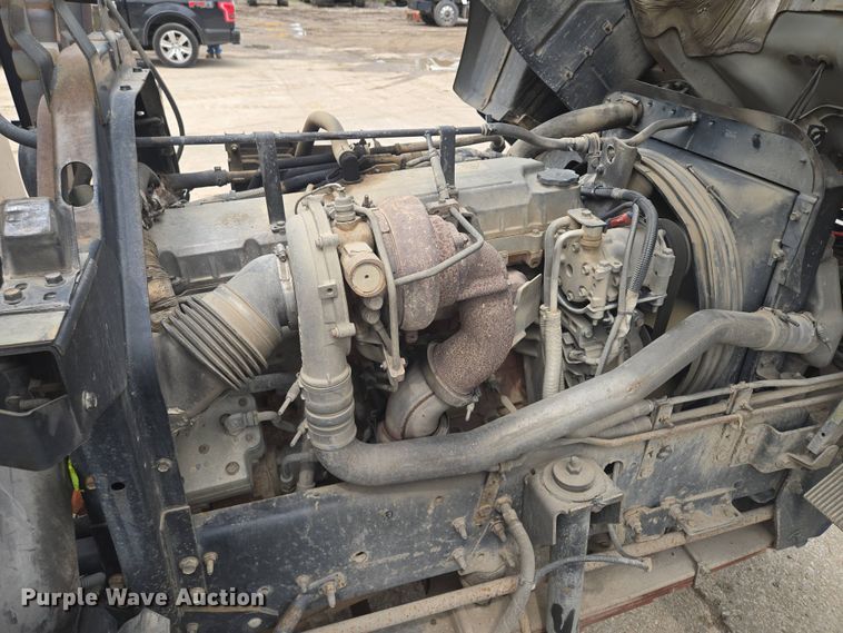 image for item EM7173 2004 GMC  T7500 dump truck