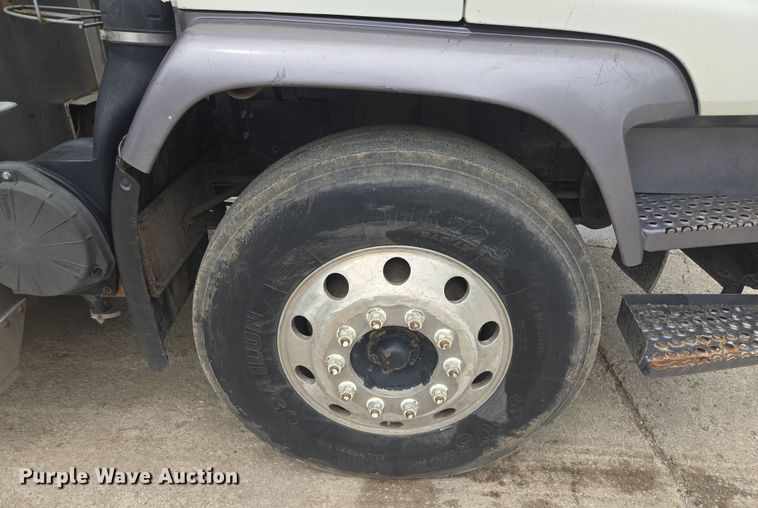 image for item EM7173 2004 GMC  T7500 dump truck