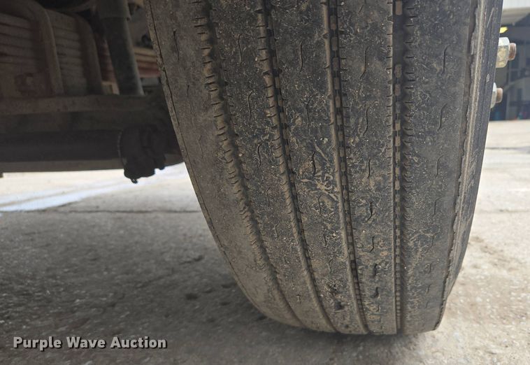 image for item EM7173 2004 GMC  T7500 dump truck