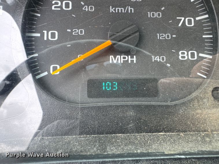 image for item EM7173 2004 GMC  T7500 dump truck