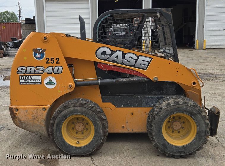 image for item EM7174 2016 Case  SR240 skid steer loader