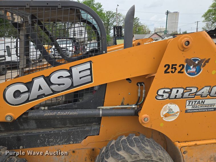image for item EM7174 2016 Case  SR240 skid steer loader