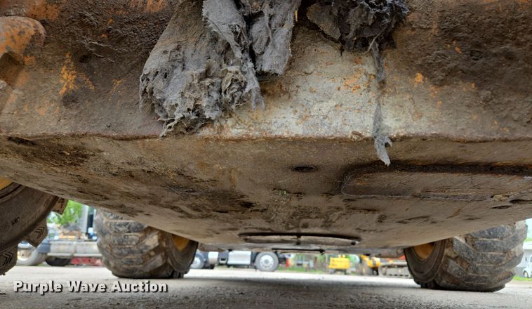 image for item EM7174 2016 Case  SR240 skid steer loader