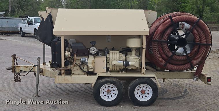 image for item EM7226 Finn BB302-16 mulch blower