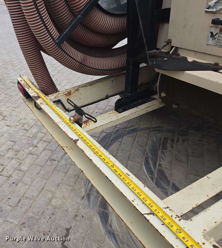 image for item EM7226 Finn BB302-16 mulch blower