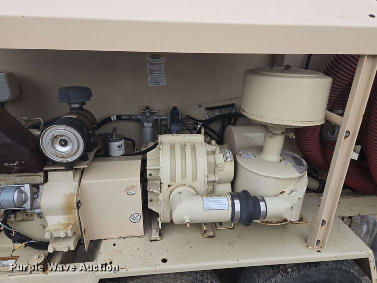 image for item EM7226 Finn BB302-16 mulch blower