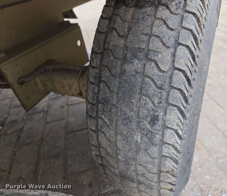 image for item EM7226 Finn BB302-16 mulch blower