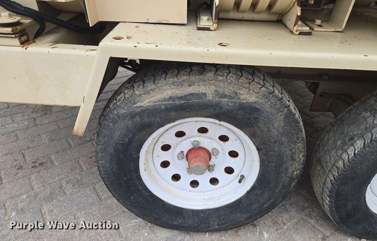 image for item EM7226 Finn BB302-16 mulch blower