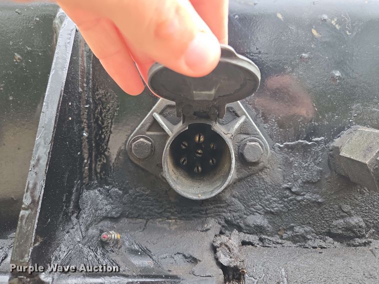 image for item EM7236 2010 Landoll 440B drop deck trailer