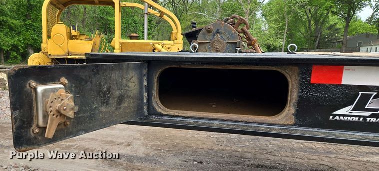 image for item EM7236 2010 Landoll 440B drop deck trailer