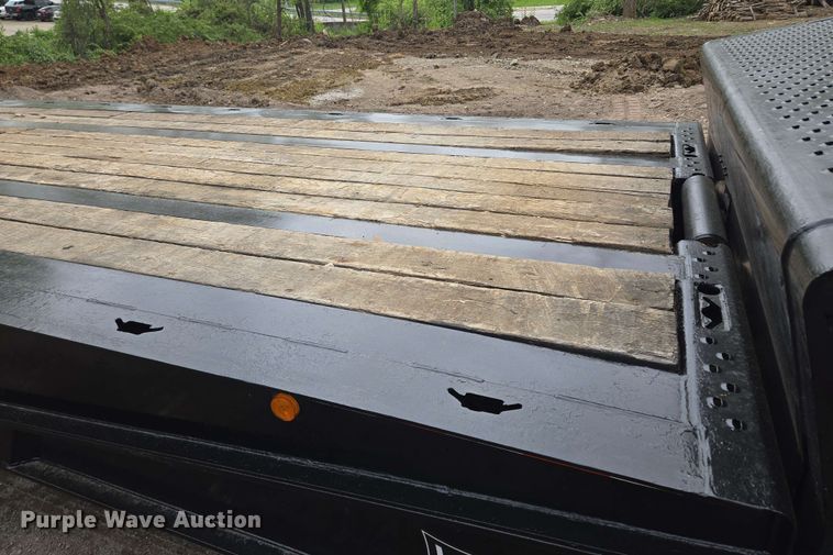 image for item EM7236 2010 Landoll 440B drop deck trailer