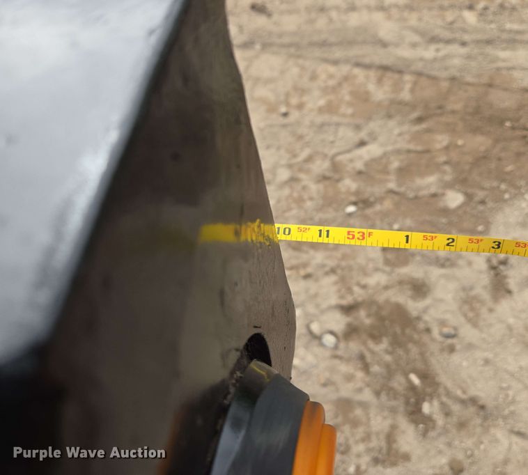 image for item EM7236 2010 Landoll 440B drop deck trailer