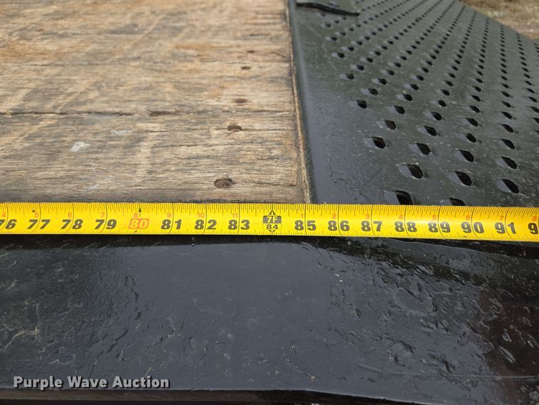 image for item EM7236 2010 Landoll 440B drop deck trailer