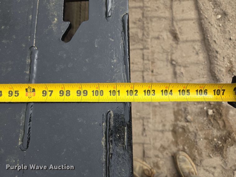 image for item EM7236 2010 Landoll 440B drop deck trailer