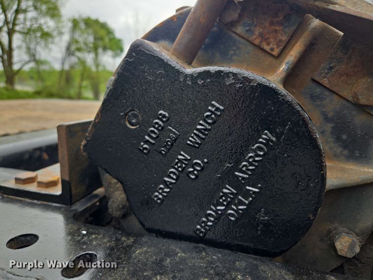 image for item EM7236 2010 Landoll 440B drop deck trailer