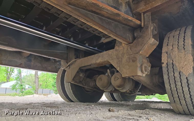 image for item EM7236 2010 Landoll 440B drop deck trailer