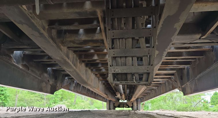 image for item EM7236 2010 Landoll 440B drop deck trailer