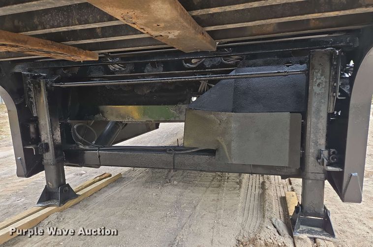 image for item EM7236 2010 Landoll 440B drop deck trailer